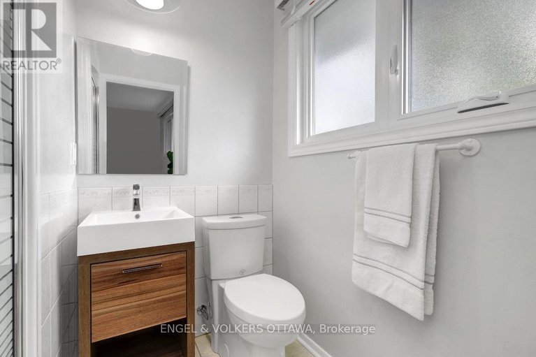 29036505/29-qualicum-street/bruce-farmgraham-parkqualicumbellands/ottawa/ontario/K2H7H1_34