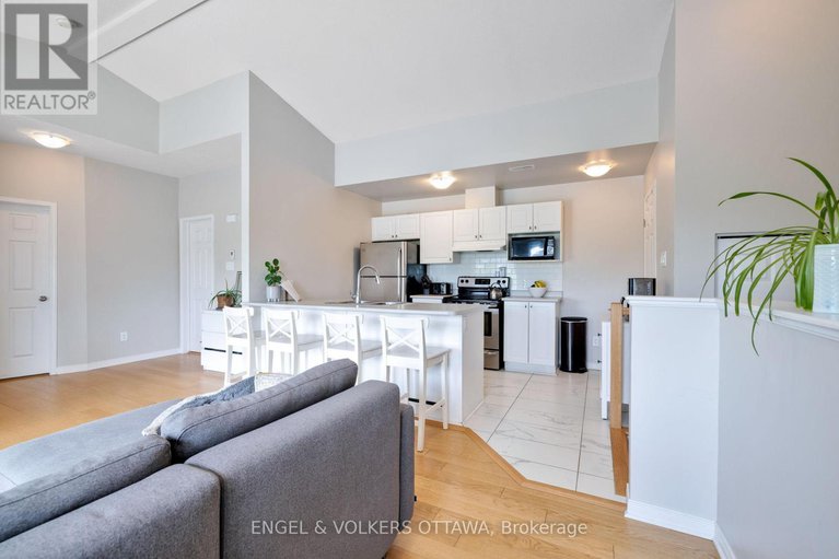 28491799/4-44-sternes-private/springridgeeast-village/ottawa/ontario/K4A0X8_13