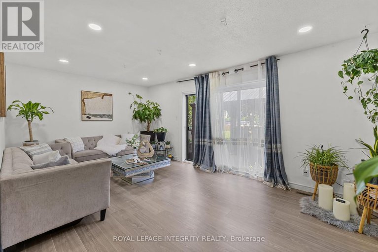 28599502/3485-mccarthy-road/hunt-clubwestern-community/ottawa/ontario/K1V8Z9_2