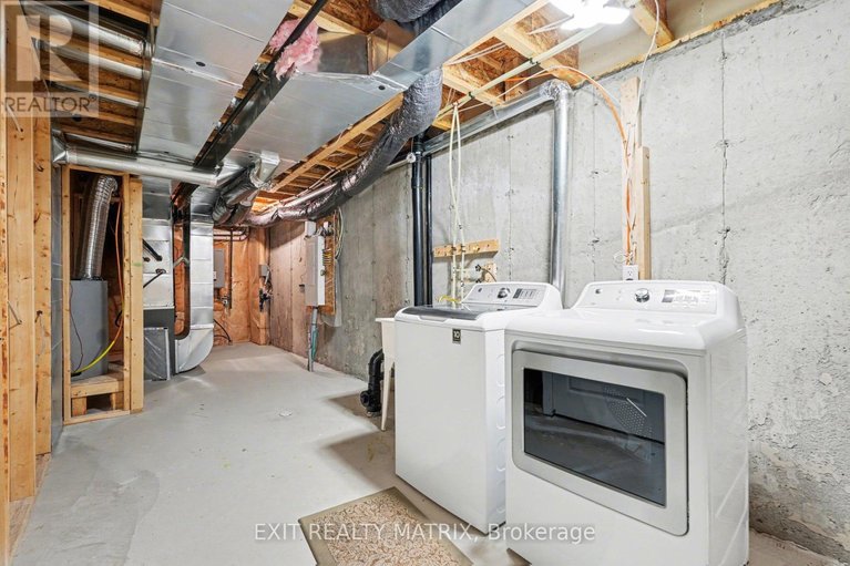 29613150/656-putney-crescent-w/stittsville-south/ottawa/ontario/K2S2N7_29