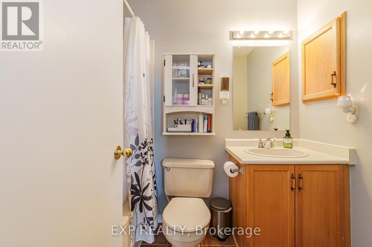 29401588/157-huntersfield-drive/hunt-club-parkgreenboro/ottawa/ontario/K1T3M1_17