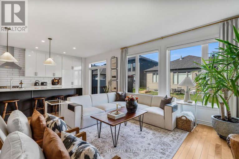 28914431/181-crevasse-road/mer-bleuebradley-estatesanderson-park/ottawa/ontario/K1W0H8_13