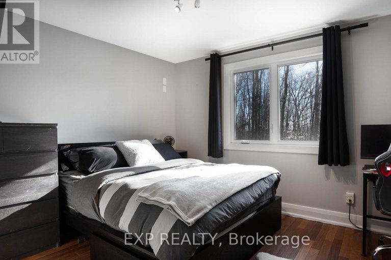 28293980/17-chesswood-court/pineglencountry-place/ottawa/ontario/K2E7E3_25