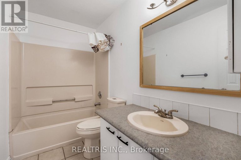 29041458/1905-des-epinettes-avenue/orleanssunridge/ottawa/ontario/K1C6P6_19