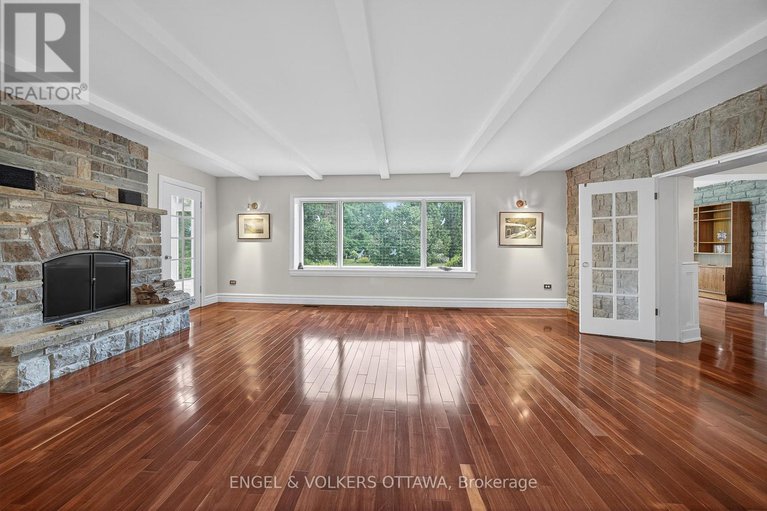 28738761/233-strathburn-street/almonte/mississippi-mills/ontario/K0A1A0_20