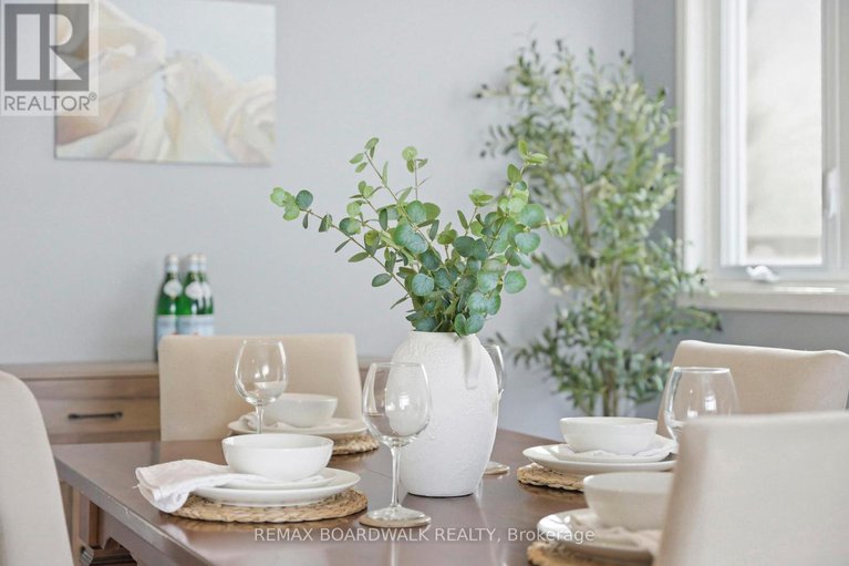 29434005/49-liston-crescent/katimavik/ottawa/ontario/K2L2W3_7