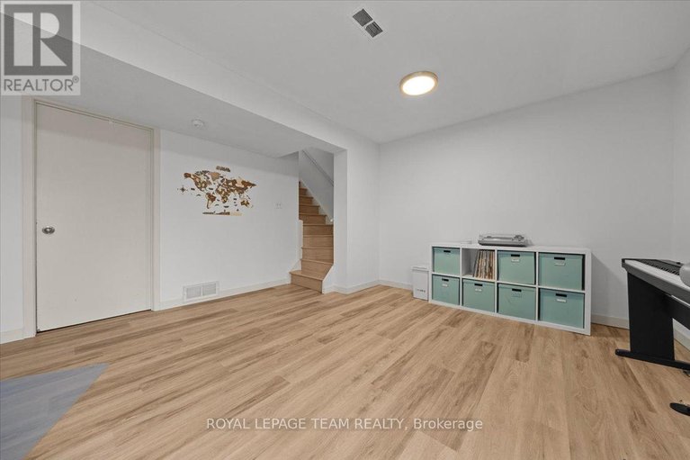 29615583/40-3230-uplands-drive/hunt-club/ottawa/ontario/K1V0C6_27