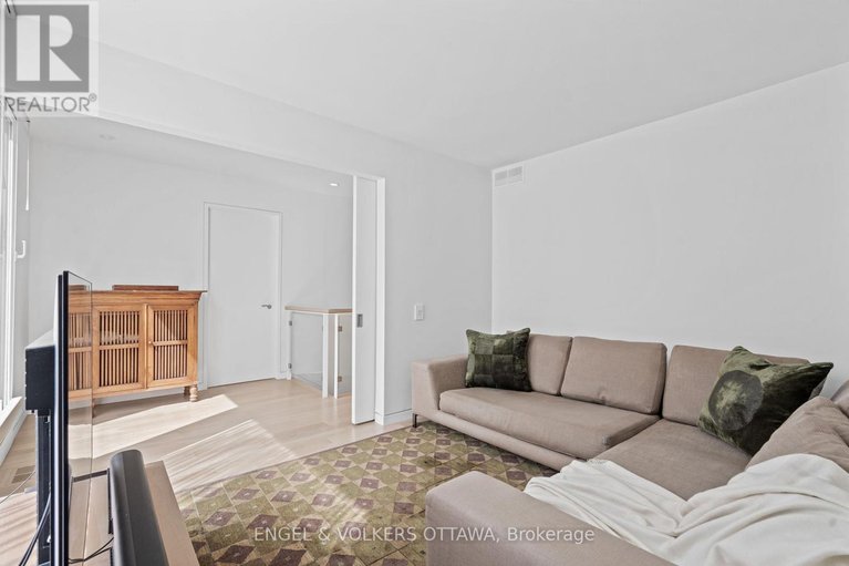 28844449/5-clemow-avenue/glebe/ottawa/ontario/K1S2A9_24