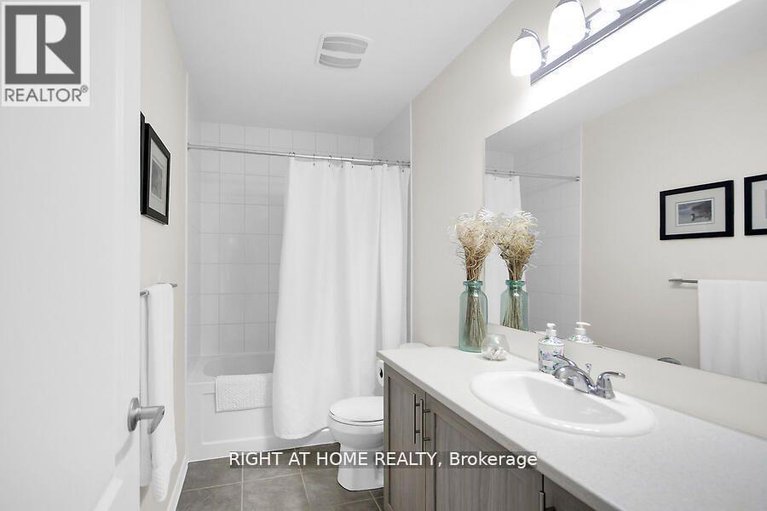 29103269/507-radiant-private/emerald-meadowstrailwest/ottawa/ontario/K2M0M9_33