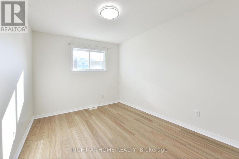 28391369/205-gray-crescent/beaverbrook/ottawa/ontario/K2K3L8_24