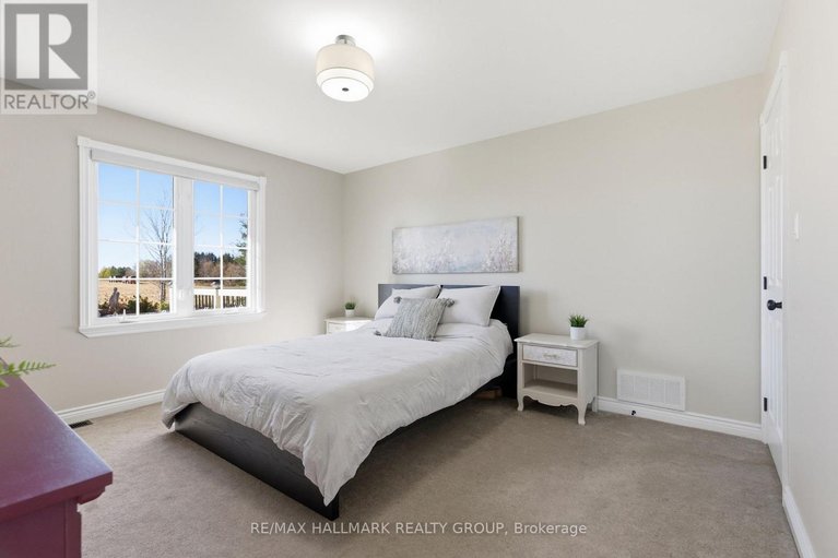 29042436/54-christie-lane/winchester/north-dundas/ontario/K0C2K0_19