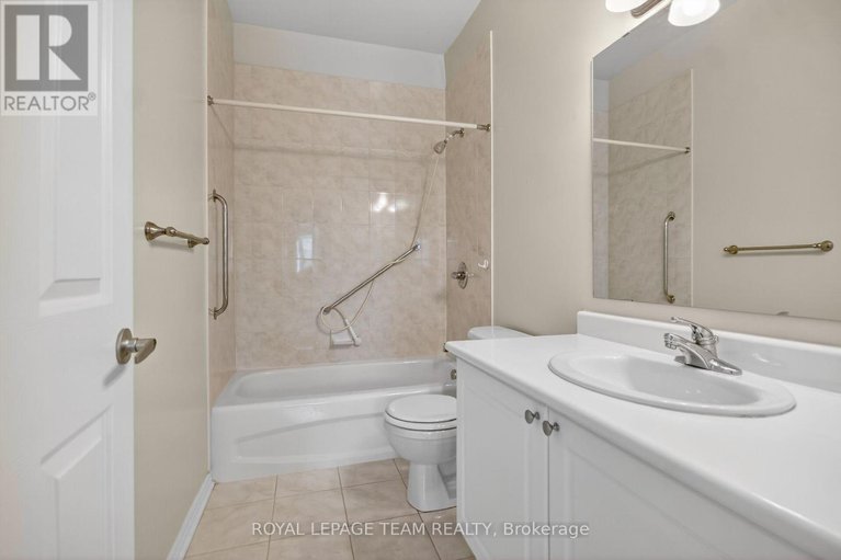 29237185/5553-doctor-leach-drive/manotick-village-manotick-estates/ottawa/ontario/K4M1L6_23