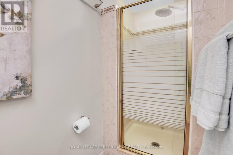 28601018/106-queensline-drive/bruce-farmgraham-parkqualicumbellands/ottawa/ontario/K2H7J5_30