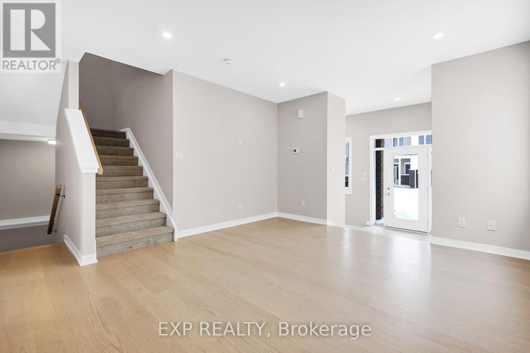 28620818/98-pizzicato-street/mer-bleuebradley-estatesanderson-park/ottawa/ontario/K1C7G4_8