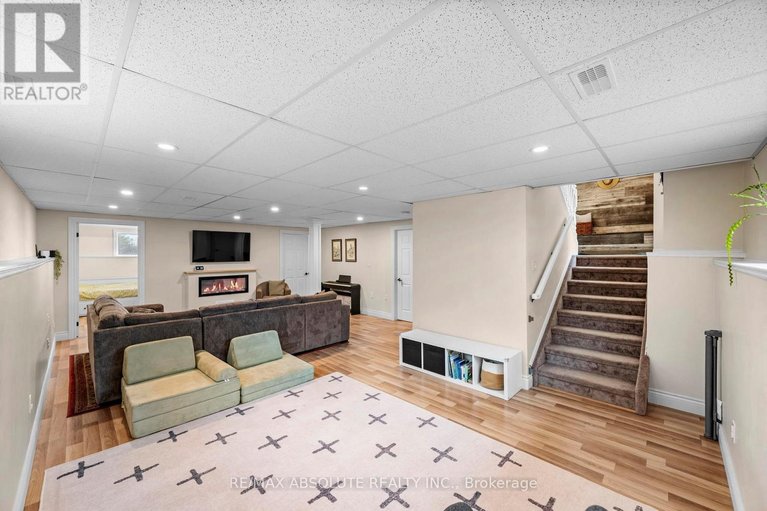 29612926/1877-russett-drive/mcnabbraeside-twps/mcnabbraeside/ontario/K7S3G8_13