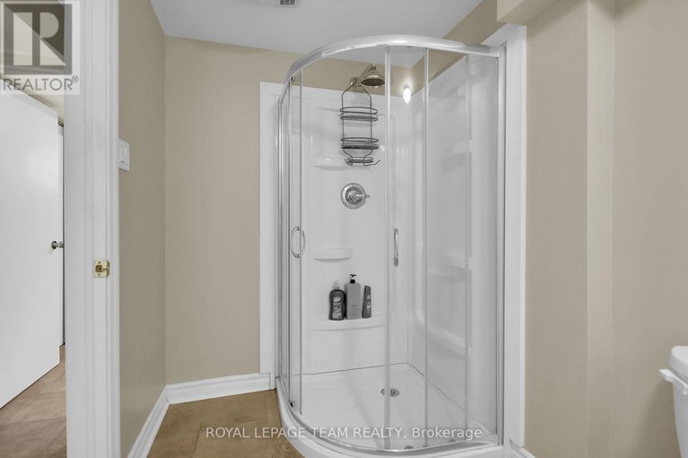 28798698/43-epworth-avenue/meadowlandsst-claire-gardens/ottawa/ontario/K2G2L8_36