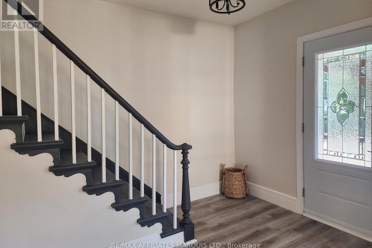 28979025/12-oak-street/lancaster/south-glengarry/ontario/K0C1N0_9