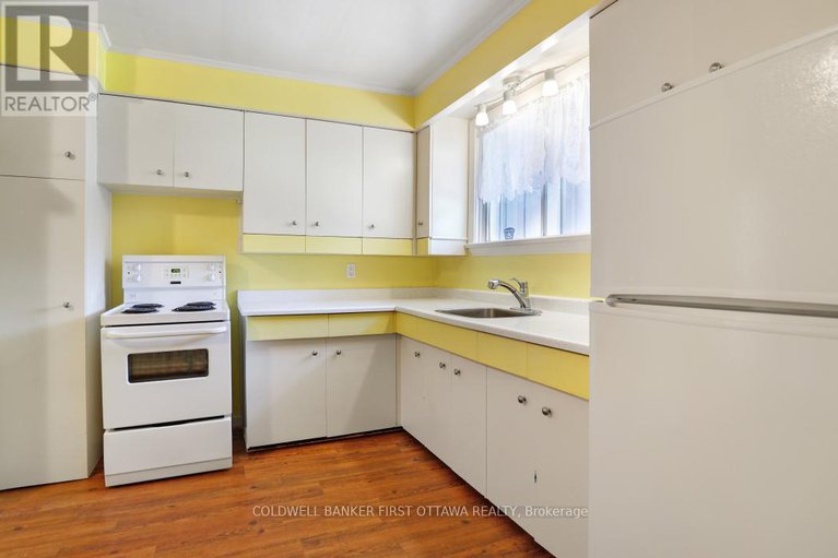 28655520/2133-westbourne-avenue/mckellar-heightsglabar-park/ottawa/ontario/K2A1N3_13