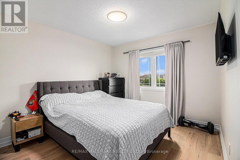 28598601/716-percifor-way/mer-bleuebradley-estatesanderson-park/ottawa/ontario/K1W0E4_18