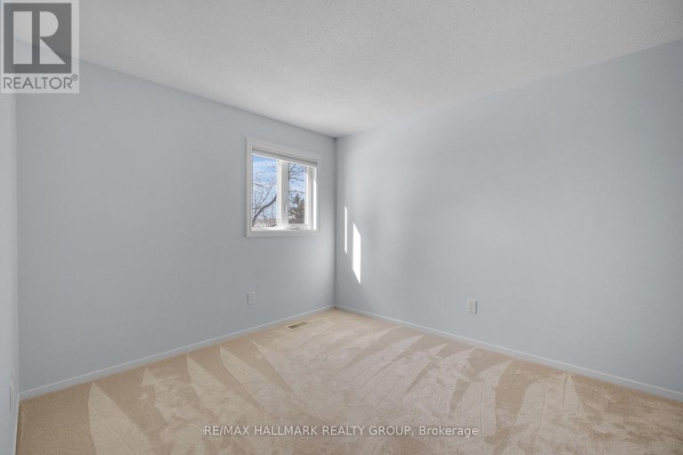 29397624/17-glenmoriston-avenue/glencairnhazeldean/ottawa/ontario/K2L2S3_23