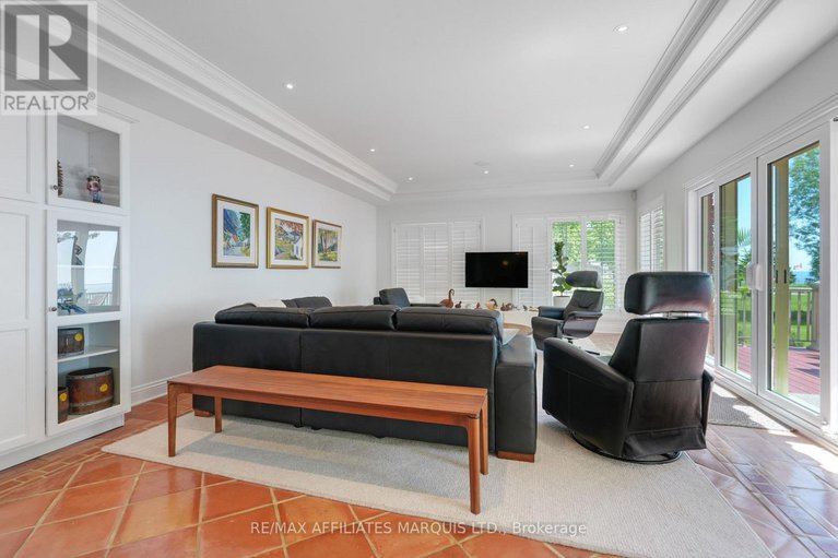 29435969/20562-old-montreal-road/lancaster/south-glengarry/ontario/K0C2C0_16