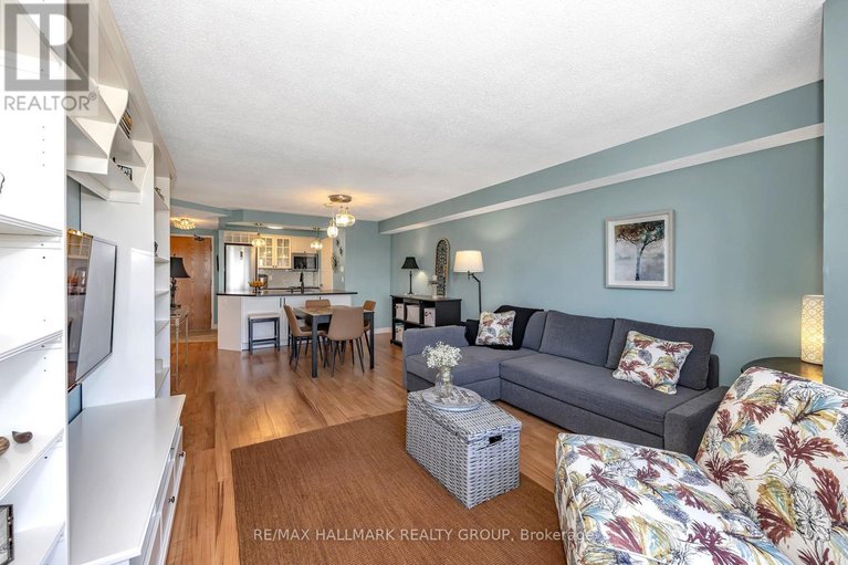 29641177/704-80-sandcastle-drive/leslie-park/ottawa/ontario/K2H9E7_16