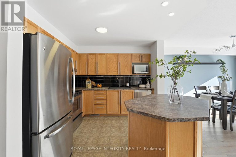 29420692/356-hillsboro-private/emerald-meadowstrailwest/ottawa/ontario/K2M3B1_9