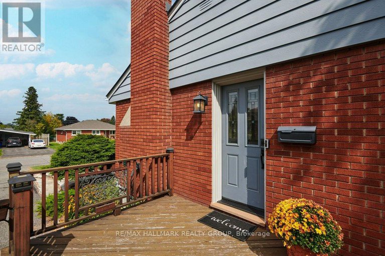 28891656/14-roundhay-drive/manordale/ottawa/ontario/K2G1B5_28