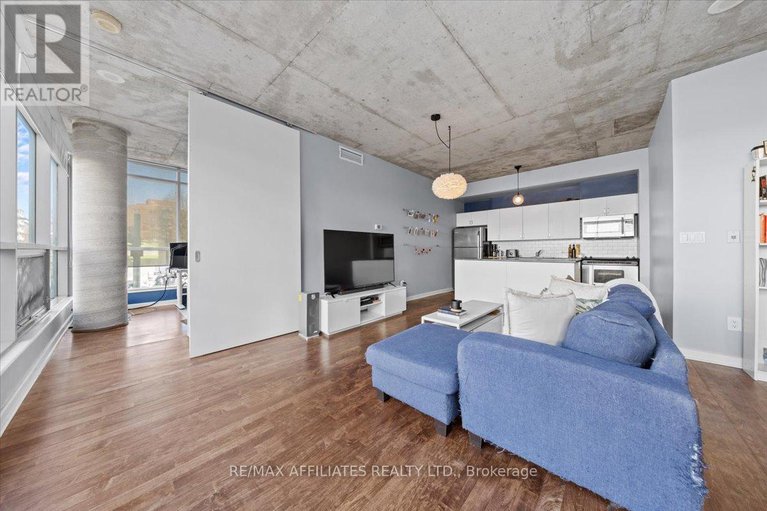 28155411/201-180-york-street/lower-townbyward-market/ottawa/ontario/K1N1J6_11