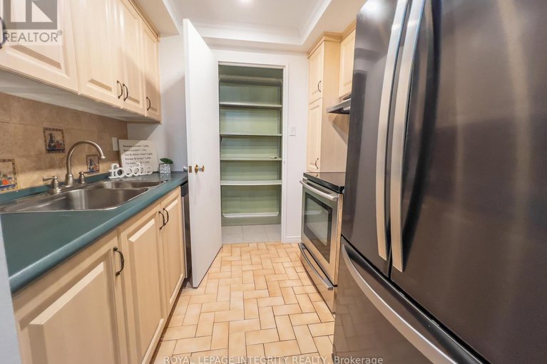 29173938/1008-555-brittany-drive/viscount-alexander-park/ottawa/ontario/K1K4C5_7