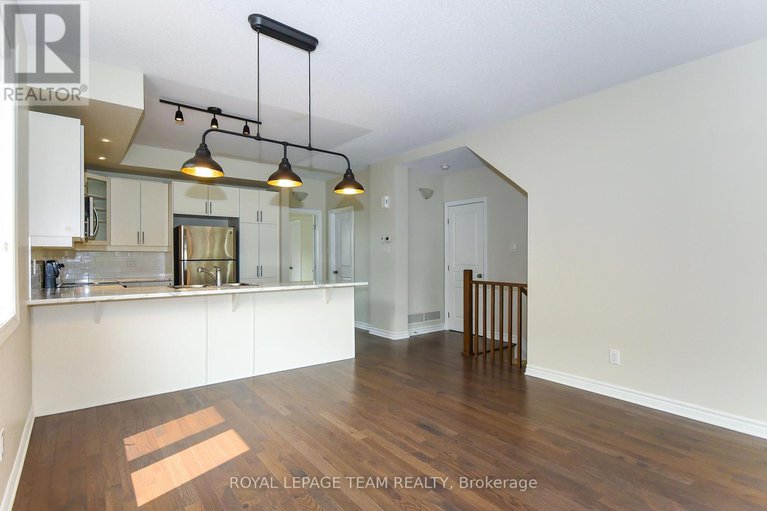 28917625/28-200-pembina-private/riverside-southgloucester-glen/ottawa/ontario/K4M0G7_6