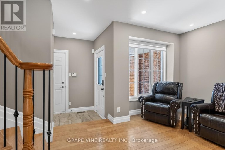 29672102/142-college-circle/castle-heights/ottawa/ontario/K1K4S1_4