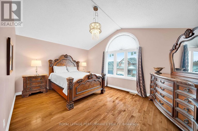 29608041/292-rustic-hills-crescent/springridgeeast-village/ottawa/ontario/K4A5A5_32