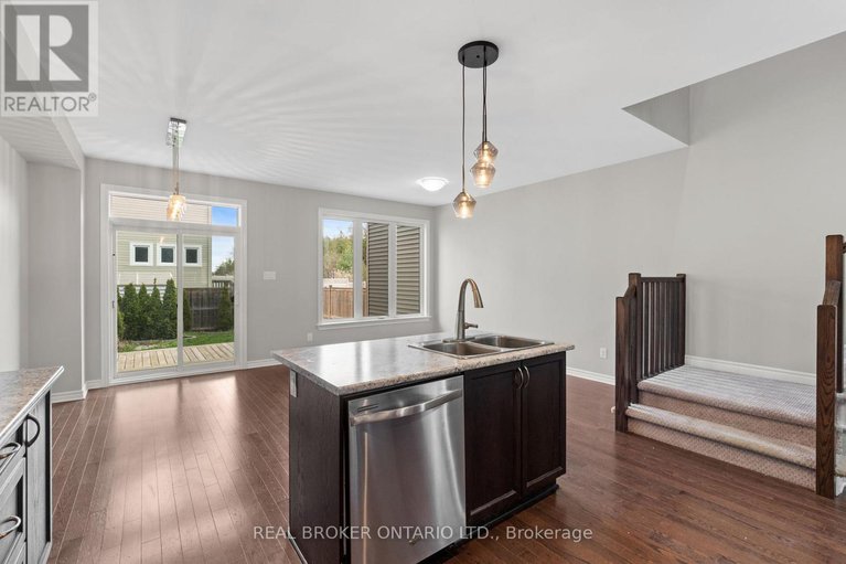 28421576/792-cedar-creek-drive/blossom-parkkemp-parkfindlay-creek/ottawa/ontario/K1T0M6_10