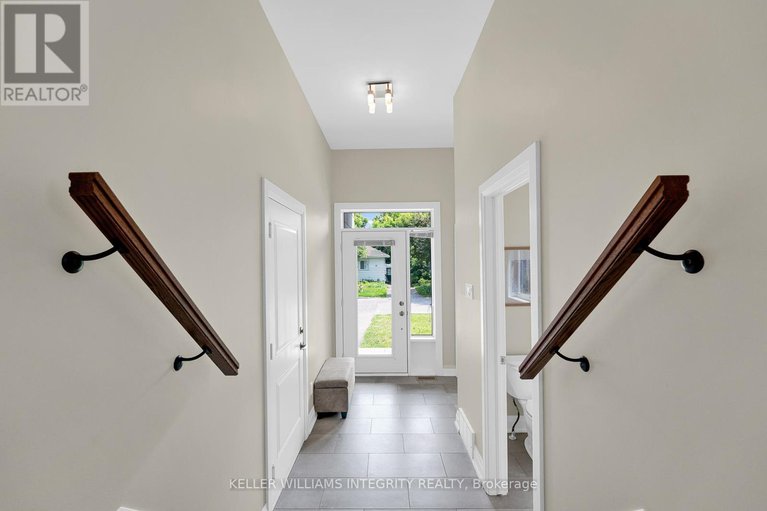 28496867/a-251-glynn-avenue/overbrookcastle-heights/ottawa/ontario/K1K1S2_6