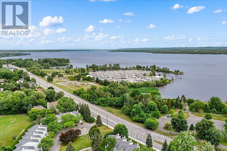 28557044/14-27-forsyth-lane/crystal-beach/ottawa/ontario/K2H9H2_48