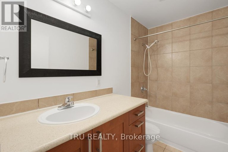 28561491/60-98-mcclintock-way-way/katimavik/ottawa/ontario/K2L2A4_21