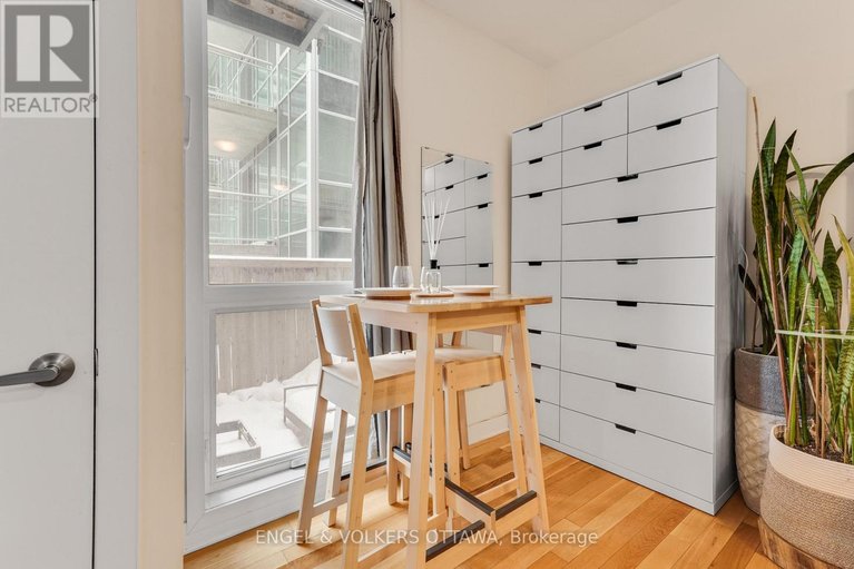 29426650/104-360-cumberland-street/lower-townbyward-market/ottawa/ontario/K1N0B1_8