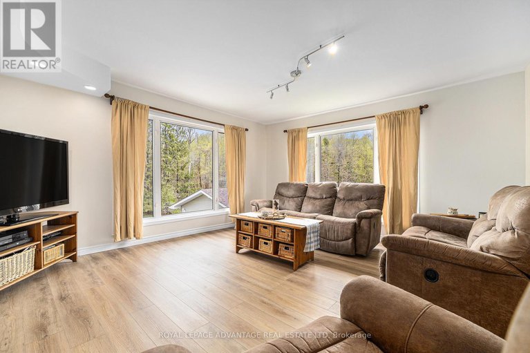 28276594/2579-rideau-ferry-road/drummondnorth-elmsley-north-elmsley-twp/drummondnorth-elmsley/ontario/K7H0G5_15
