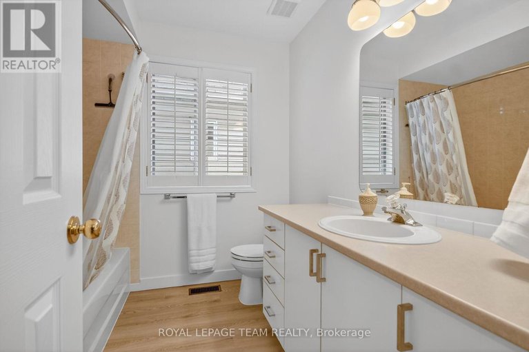 29471661/3113-apple-hill-drive-s/upper-hunt-club/ottawa/ontario/K1T3Z2_39