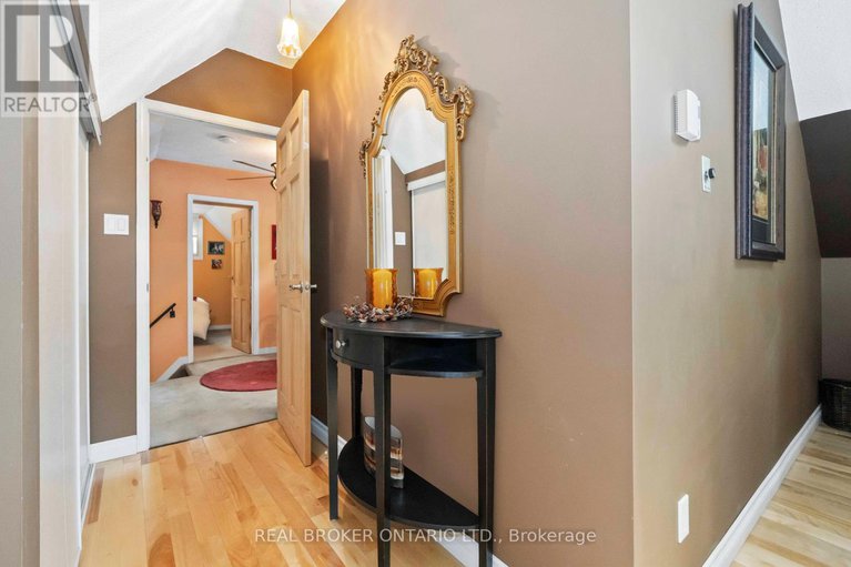 28470618/190-woods-road/constance-bay/ottawa/ontario/K0A3M0_46