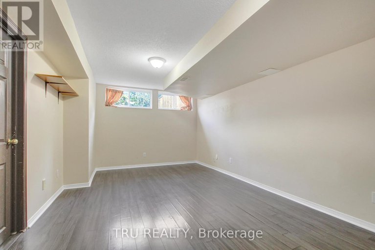 28416739/133-kinross-private/morgans-grantsouth-march/ottawa/ontario/K2K3P9_30