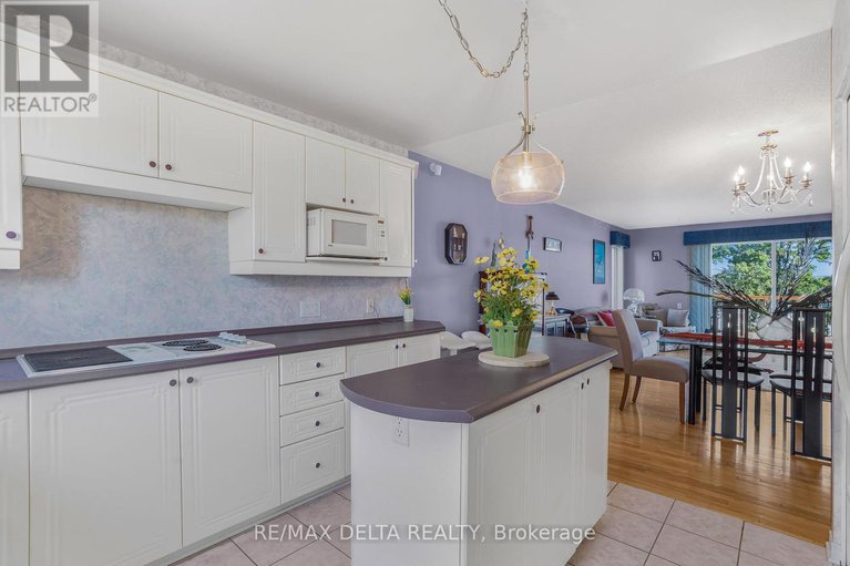 28770240/3705-old-highway-17-road/clarencerockland-twp/clarence-rockland/ontario/K4K1W2_11