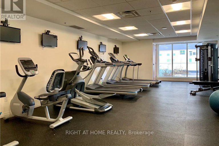 29034137/2604-242-rideau-street/sandy-hill/ottawa/ontario/K1N0B7_16