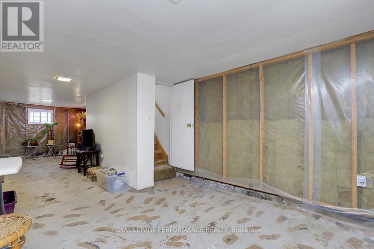 29581422/1141-north-river-road/overbrook/ottawa/ontario/K1K3W4_30