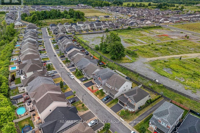 28598405/594-baie-des-castors-street/camelot/ottawa/ontario/K4A1E8_36
