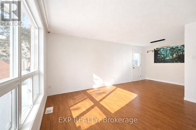 29445569/11c-sonnet-crescent/westcliffe-estates/ottawa/ontario/K2H8W8_13