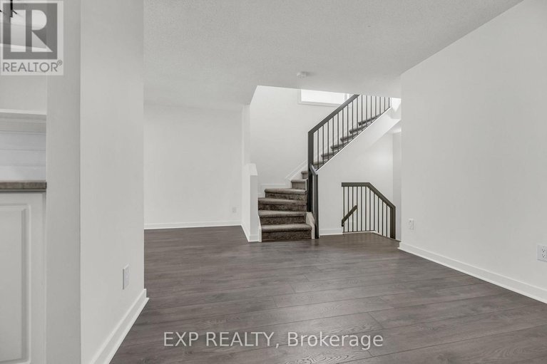 28543966/423-hillsboro-private/emerald-meadowstrailwest/ottawa/ontario/K2M3A7_4