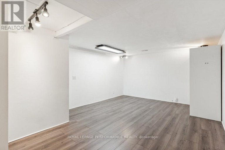 27687403/1932-marquis-avenue/ottawa/ontario/K1J8J2_34