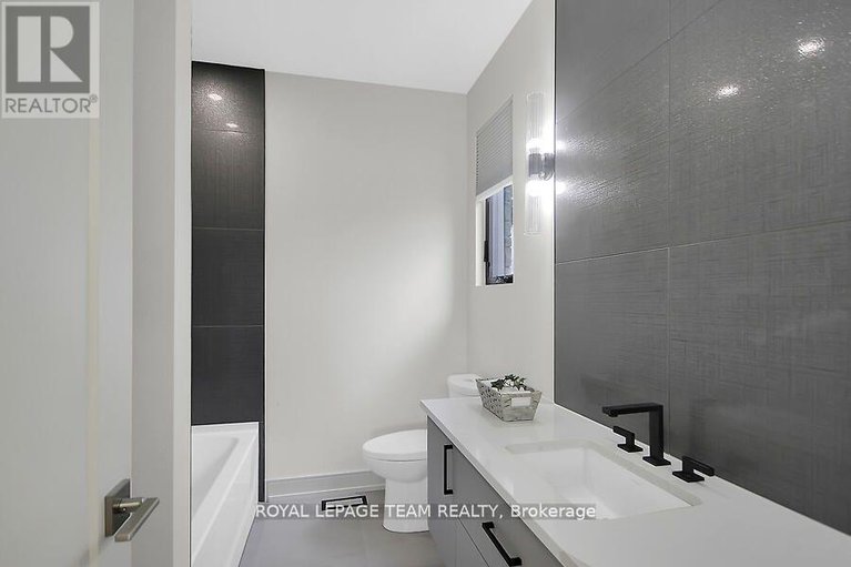 29148930/6865-pebble-trail-way/greely/ottawa/ontario/K4P0B7_31